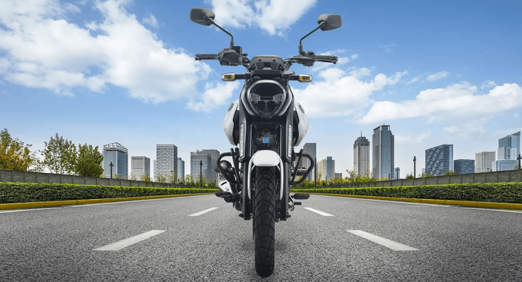 Bajaj Freedom 125 CNG Bike: दुनिया की पहली CNG Bike, जानें कितना माइलेज देती है और क्या हैं खास फीचर्स